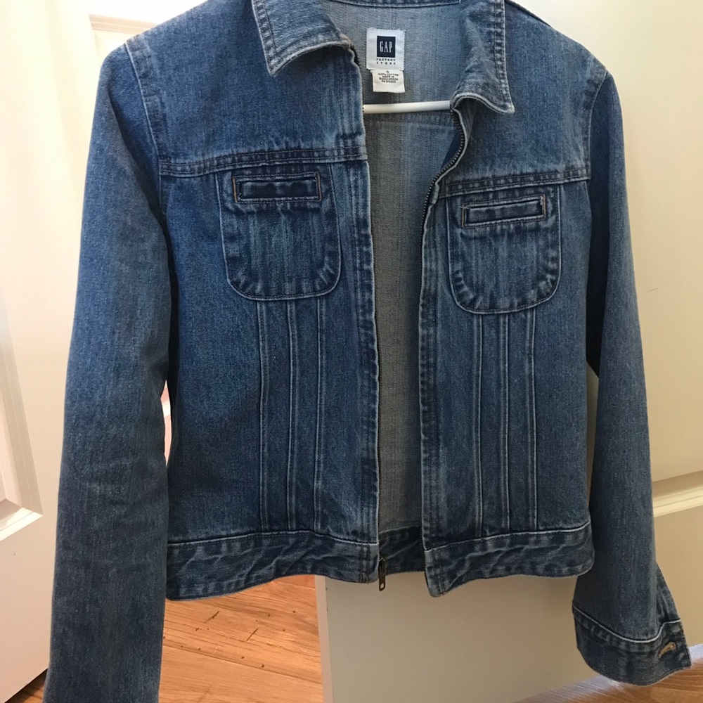 Gap jean jacket size small
